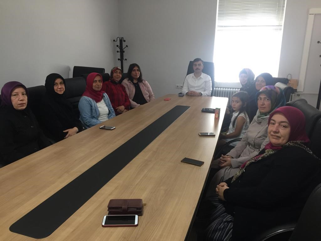 Akp Kadın Kolları Kaymakamımızı Ziyaret Etti.