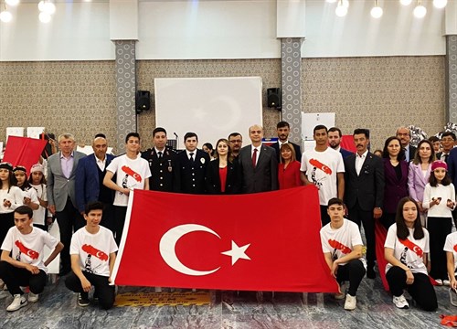Kaymakamımız Nursen YÜCE 19 Mayıs Atatürk'ü Anma Gençlik ve Spor Bayramı Kutlama Programına Katıldı.